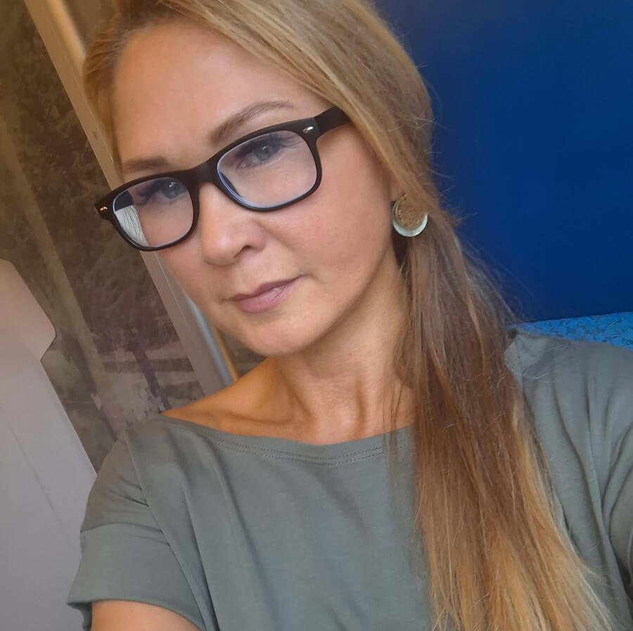 nina young web developer and designer_